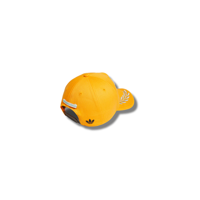 Gorra Dorada Bad Bunny x Mercedes F1 Edición Dorada